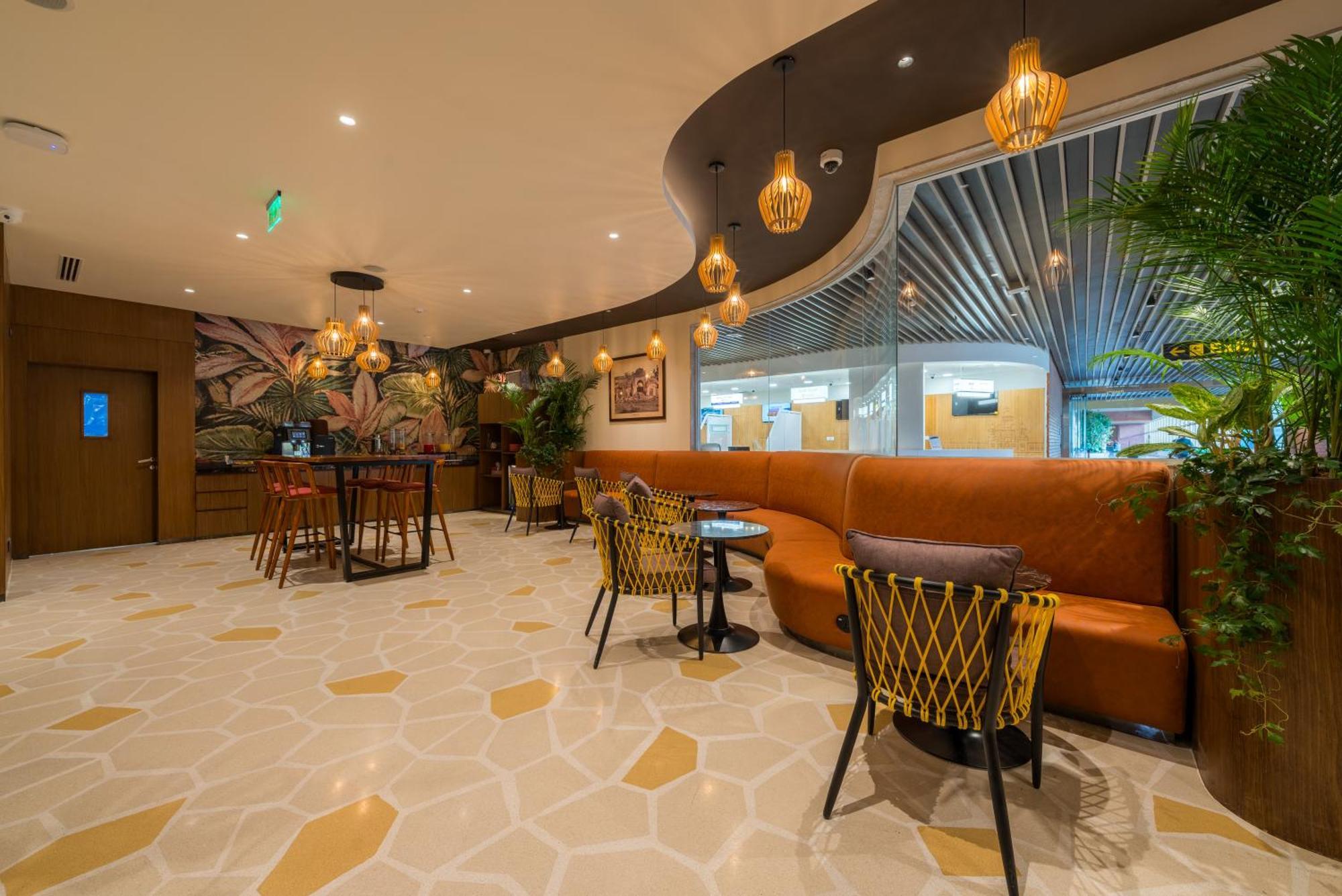 080 Transit Hotel, T2 Turuvekere Dış mekan fotoğraf
